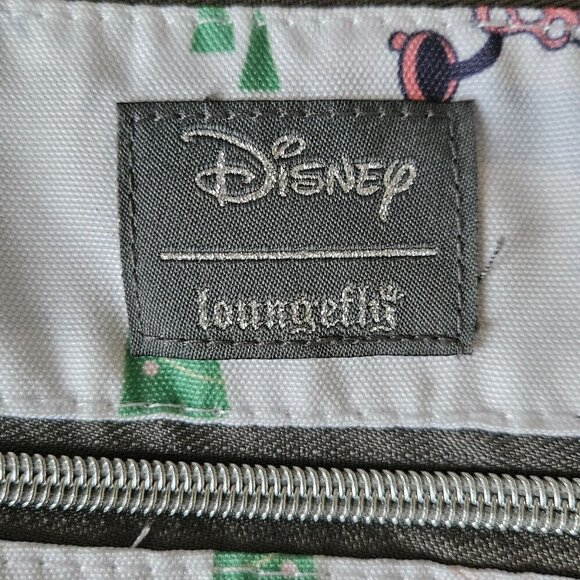 Disney Loungefly Mickey & Friends 4Holiday White Crossbody Bag Passport Purse - Picture 3 of 14